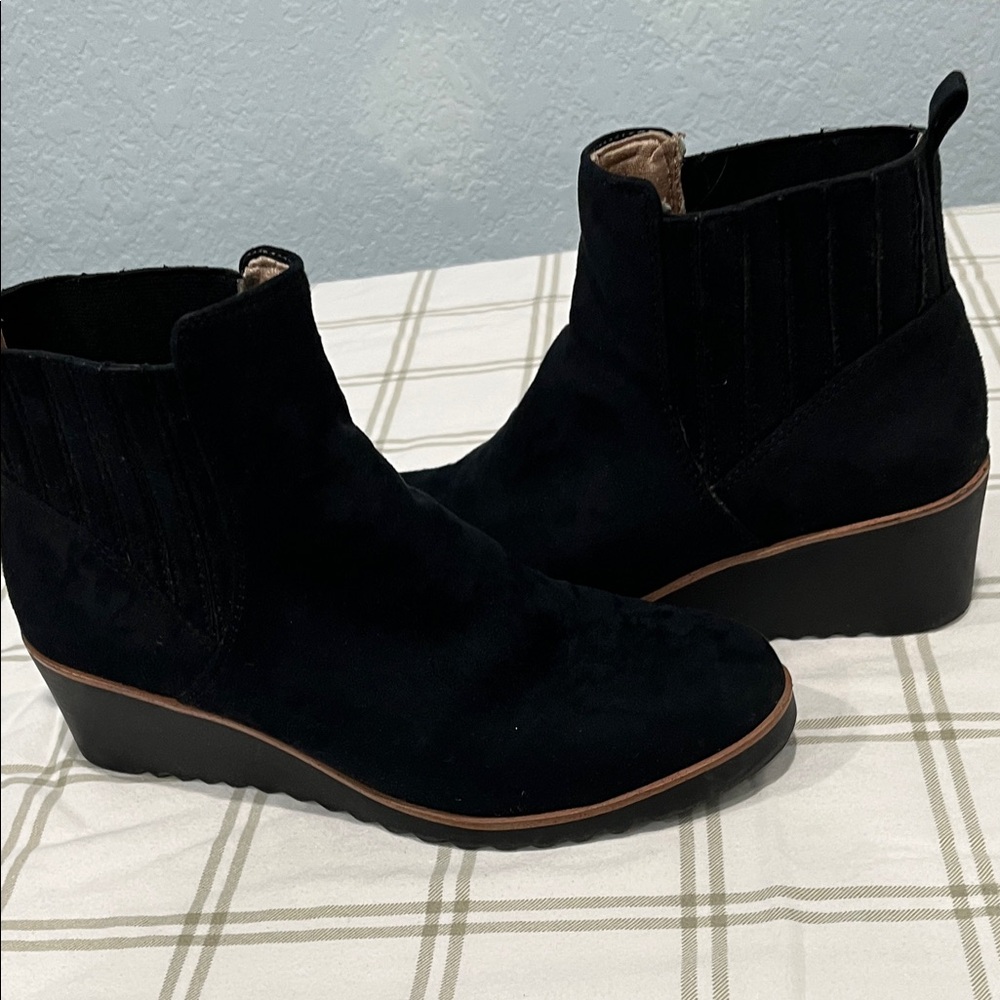 Lifestride Velocity 2.0 Black Suede Ankle Wedge Boots Size 8 - Picture 3 of 11